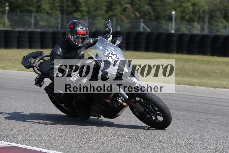 /Archiv-2025/49 26.08.2025 Cornu Master School ADR/gruen-vert/25